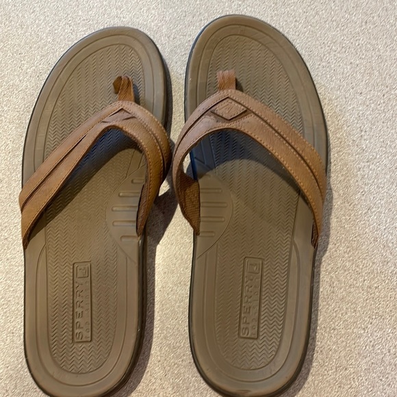 sperry flip flops men's